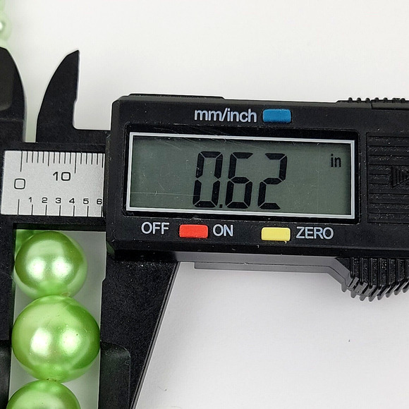 Vintage Light Soft Green Necklace Made in Japan Graduated Beads Two Strands 20in - Picture 6 of 11